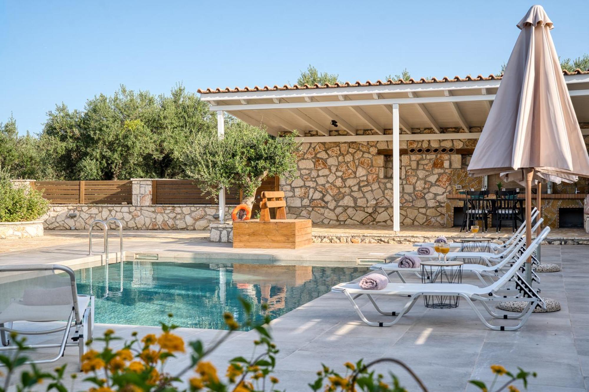 Astarte Villas - Astra Private Villas With Pool Vasilikí Buitenkant foto